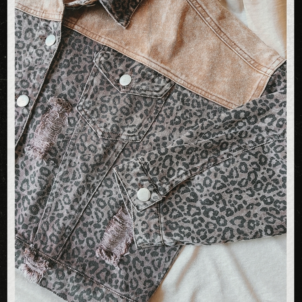 🚨LAST ONE//Distressed  jacket - Picture 3 of 8